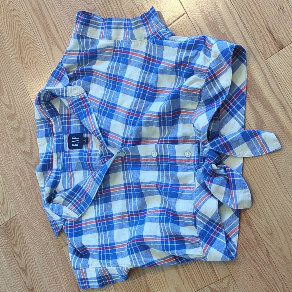 GAP Blue and White Plaid Button Down Shirt